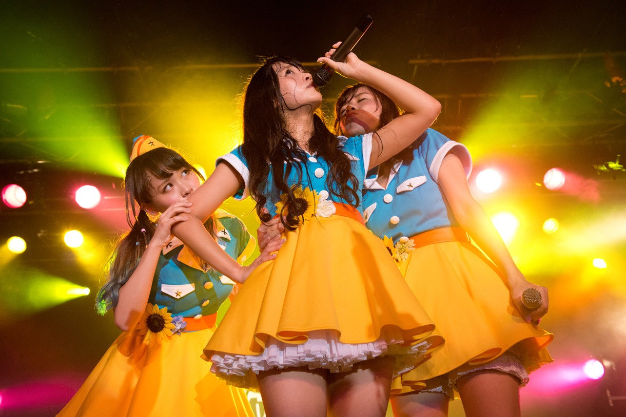 PASSPO☆ COUNT UP Tour 2014 中編「めざせ高度10,000超え 私たちなんてったってアイドル」第2部フライトの様子。