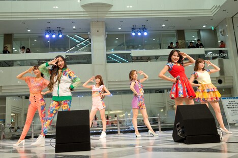 Chu-Zによるライブの様子。