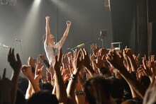 9月27日に北海道・札幌PENNY LANE24で実施された9mm Parabellum Bullet「Next Bullet Marks Tour 2014」の様子。 （撮影：忠村旭城、菊地勇希）