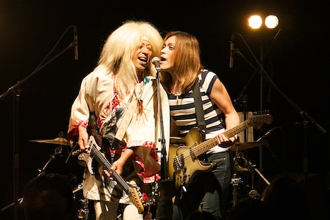 THE 卍 featuring 加納秀人 （撮影：長崎美生）