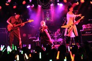 「カスタマイZ FIRST LIVE TOUR 2014 愉快！爽快！全開！大正解！ ～俺らの一気イチYOU!!～」東京・渋谷CLUB QUATTRO公演の様子。