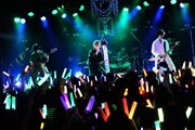 「カスタマイZ FIRST LIVE TOUR 2014 愉快！爽快！全開！大正解！ ～俺らの一気イチYOU!!～」東京・渋谷CLUB QUATTRO公演の様子。