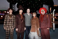 今週の人気画像3位は「セカオワ、Owl City共演曲『TOKYO』で世界へ」より、Owl CityとSEKAI NO OWARI。