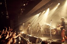 「木下理樹×園子温presents ART-SCHOOL×園子温BAND（Revolution Q）映画『ラブ＆ピース』完成記念祭」でのART-SCHOOLのステージの様子。（撮影：中野敬久）