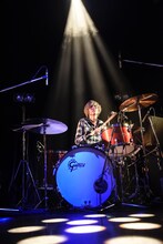 美代一貴（Dr）（撮影：釘野孝宏）