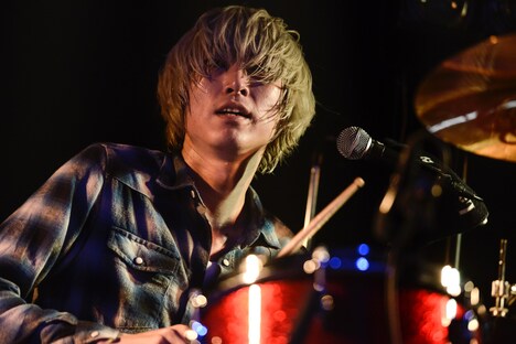 美代一貴(Dr)(撮影:釘野孝宏)