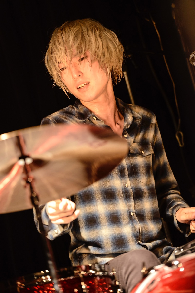 美代一貴（Dr）（撮影：釘野孝宏）