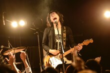 宍戸翼（Vo, G）（撮影：釘野孝宏）