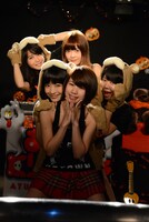 あゆみくりかまきとFRUITPOCHETTEによる集合写真。