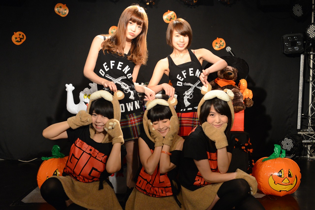 あゆみくりかまきとFRUITPOCHETTEによる集合写真。