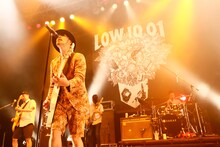LOW IQ 01 & MASTER LOW（Photo by Tetsuya Yamakawa）