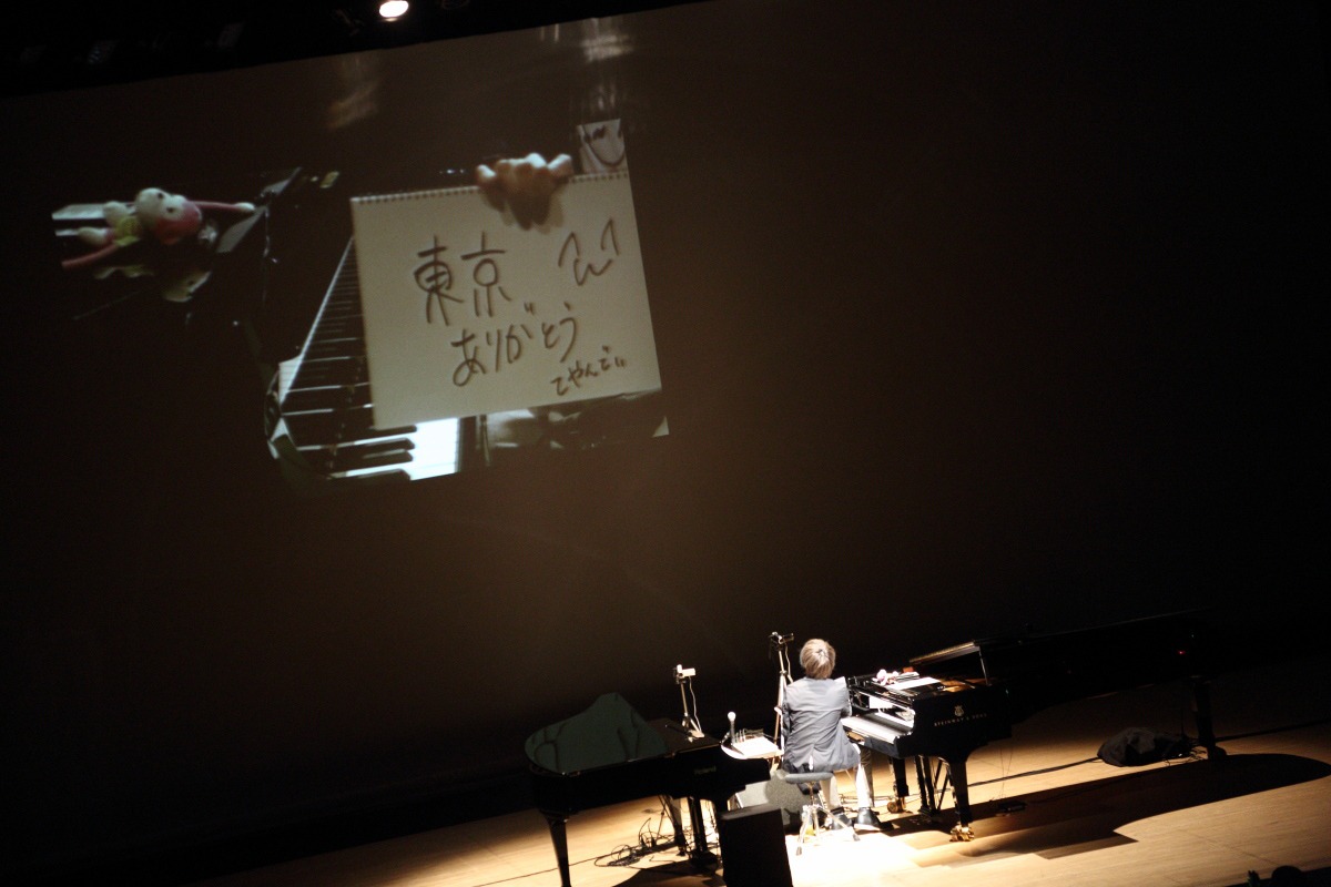 「marasy『First Anison Piano』Live Tour 2014」東京公演の様子。