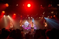 東京ロケッツお披露目公演の様子。