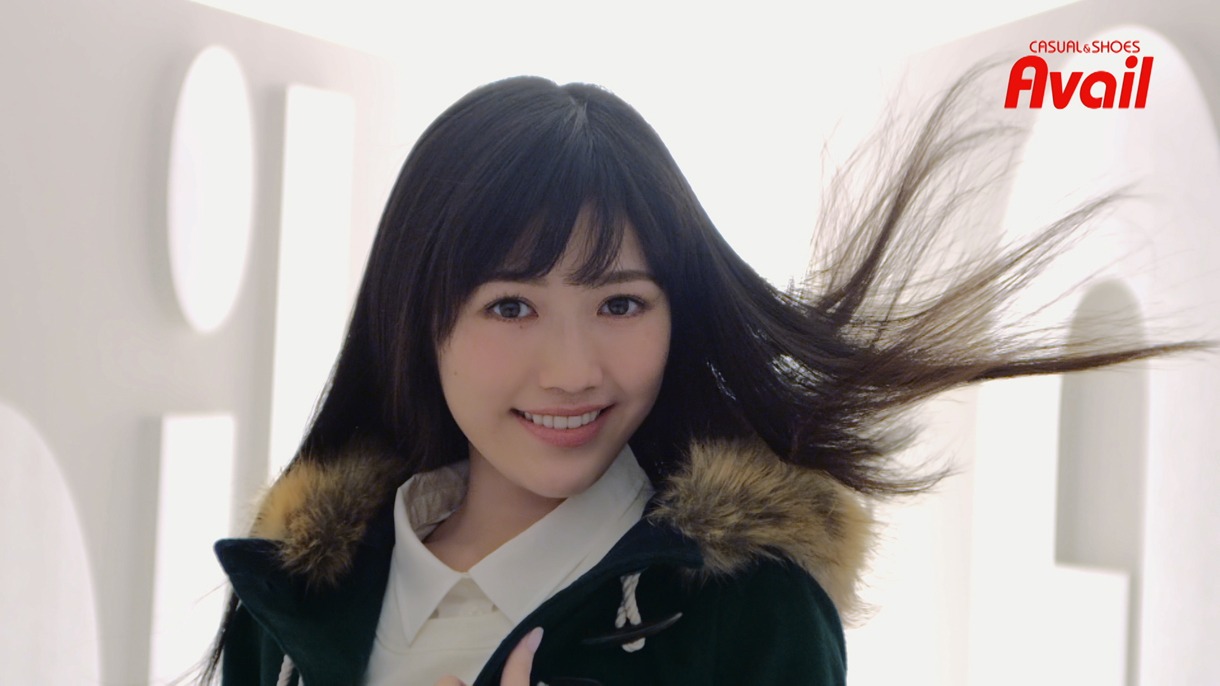 「Avail 2014秋冬 渡辺麻友」のワンシーン。