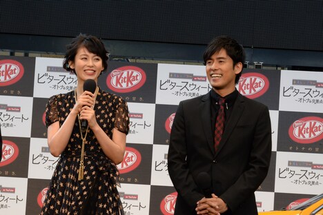 左から本仮屋ユイカ、K。