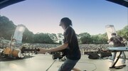 「空は藍色」のワンシーン。