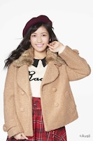 “モテカワ系”コーディネートの渡辺麻友。