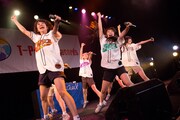 lyrical schoolによるライブの様子。