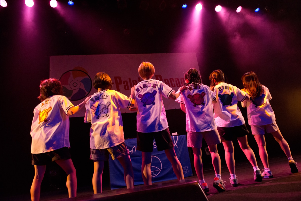 lyrical schoolによるライブの様子。