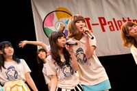 全メンバーによる「夢想花」歌唱の様子。