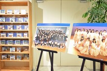 「乃木坂46 何度目の青空か？cafe in 丸の内」店内の様子。