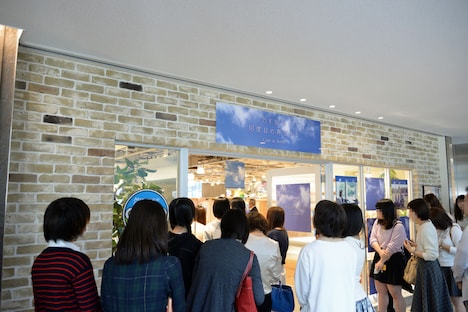 「乃木坂46 何度目の青空か？cafe in 丸の内」外観