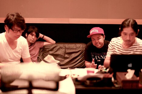 NONA REEVES。左から2番目が奥田健介。