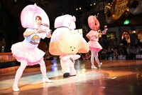 「マジカルKIRIMI!」を披露するKIRIMIちゃん.。