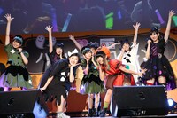 私立恵比寿中学ミニライブの様子。