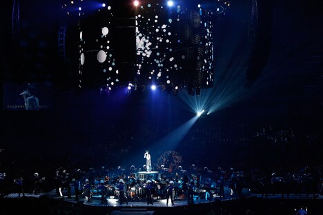 「JUJU SUPER LIVE 2014 -ジュジュ苑 10th Anniversary Special-」のライブの様子。