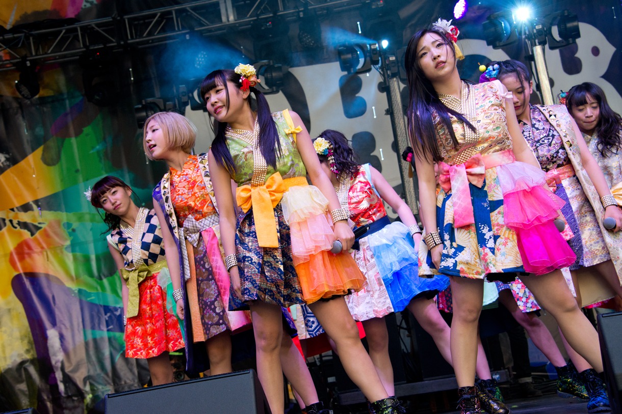 Cheeky Parade「CBGB」ライブの様子。