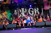 Cheeky Parade「CBGB」ライブの様子。