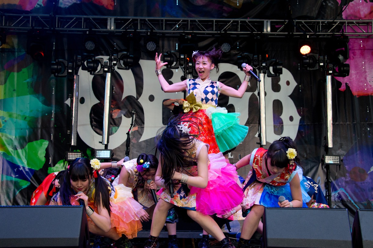 Cheeky Parade「CBGB」ライブの様子。