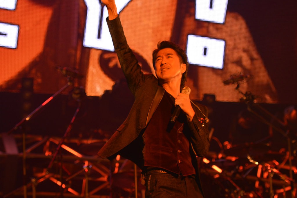 DEEN「DEEN LIVE JOY Special 日本武道館 2014」東京・日本武道館公演の模様。