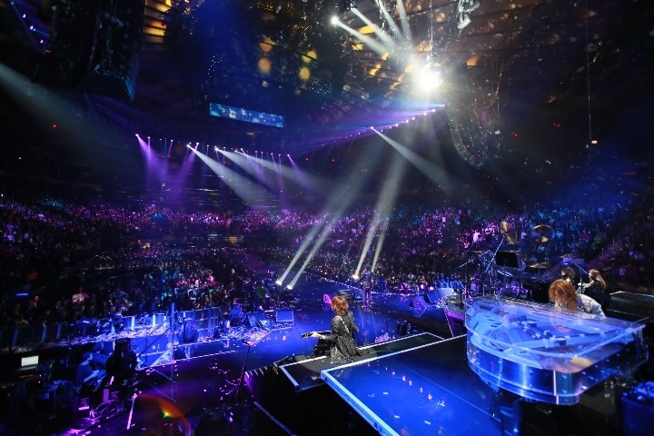 「X JAPAN『Madison Square Garden』ライブ」の様子。