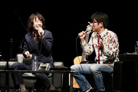 和田唱と亀田誠治によるトークの様子。
