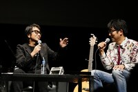 藤井フミヤと亀田誠治によるトークの様子。