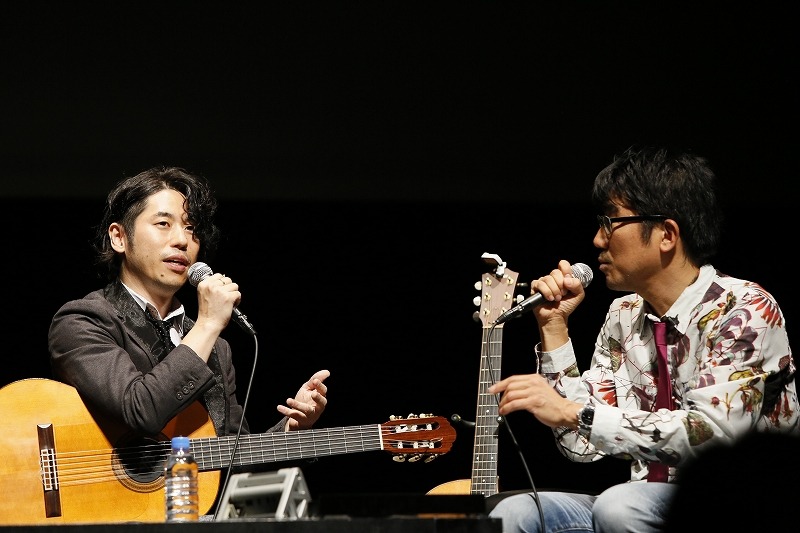 沖仁と亀田誠治によるトークの様子。