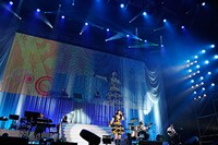 「ジェミー」を歌う下田麻美。