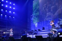 「livE」をカバーする平田宏美と沼倉愛美。