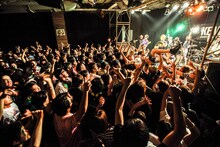 「KEMURI TOUR 2014-2015『RAMPANT』」福島・郡山HIP SHOT JAPAN公演の様子。（Photo by Wataru Umeda）