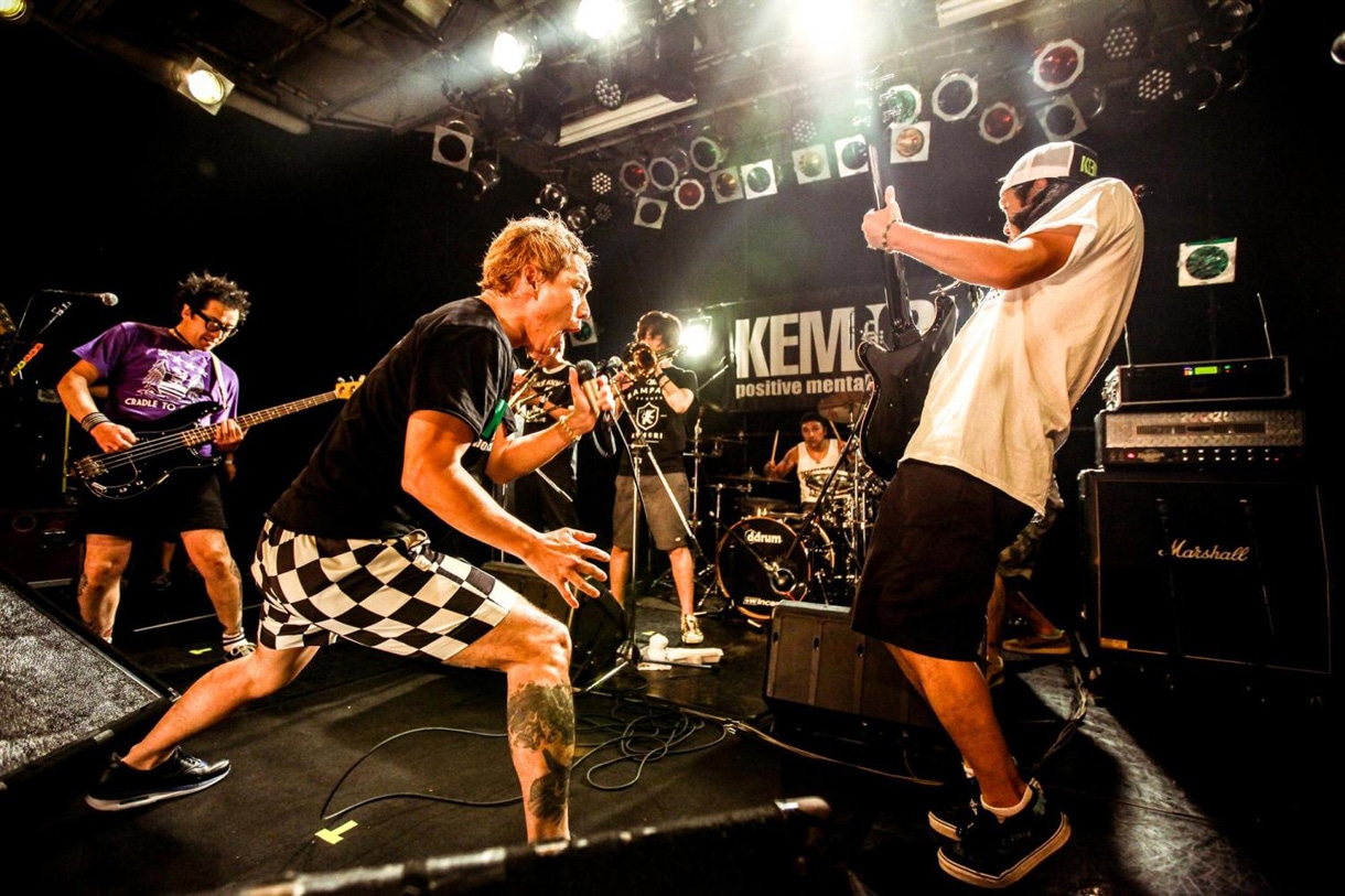 「KEMURI TOUR 2014-2015『RAMPANT』」福島・郡山HIP SHOT JAPAN公演の様子。（Photo by Wataru Umeda）