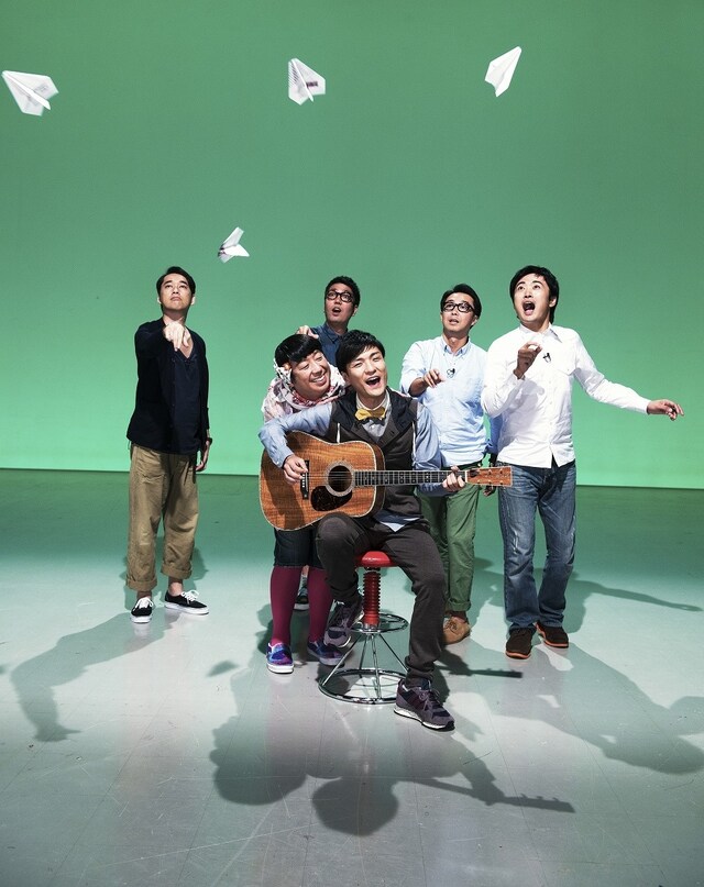 「五線譜を飛行機にして」PVの出演者たち。