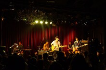 「Turntable Films "SOFT LABOR" TOUR」大阪・Shangri-La公演の様子。