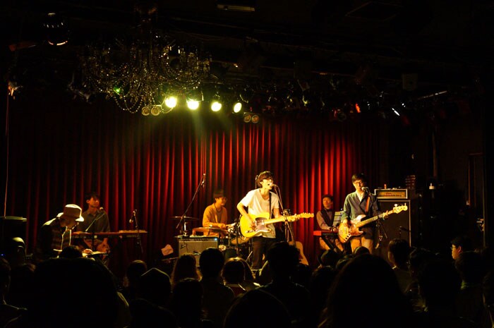 「Turntable Films "SOFT LABOR" TOUR」大阪・Shangri-La公演の様子。