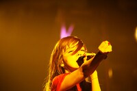 aiko。写真は2014年8月27日、東京・NHKホール公演の様子。