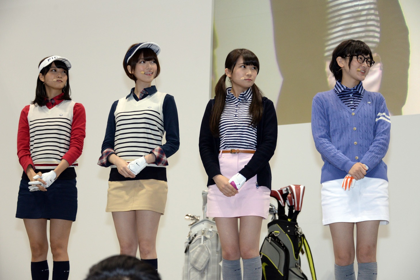 左から深川麻衣、橋本奈々未、秋元真夏、生駒里奈。