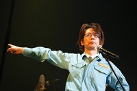 明和電機「祝 明和電機 20周年ライブ in 赤坂 BLITZ」公演の模様。