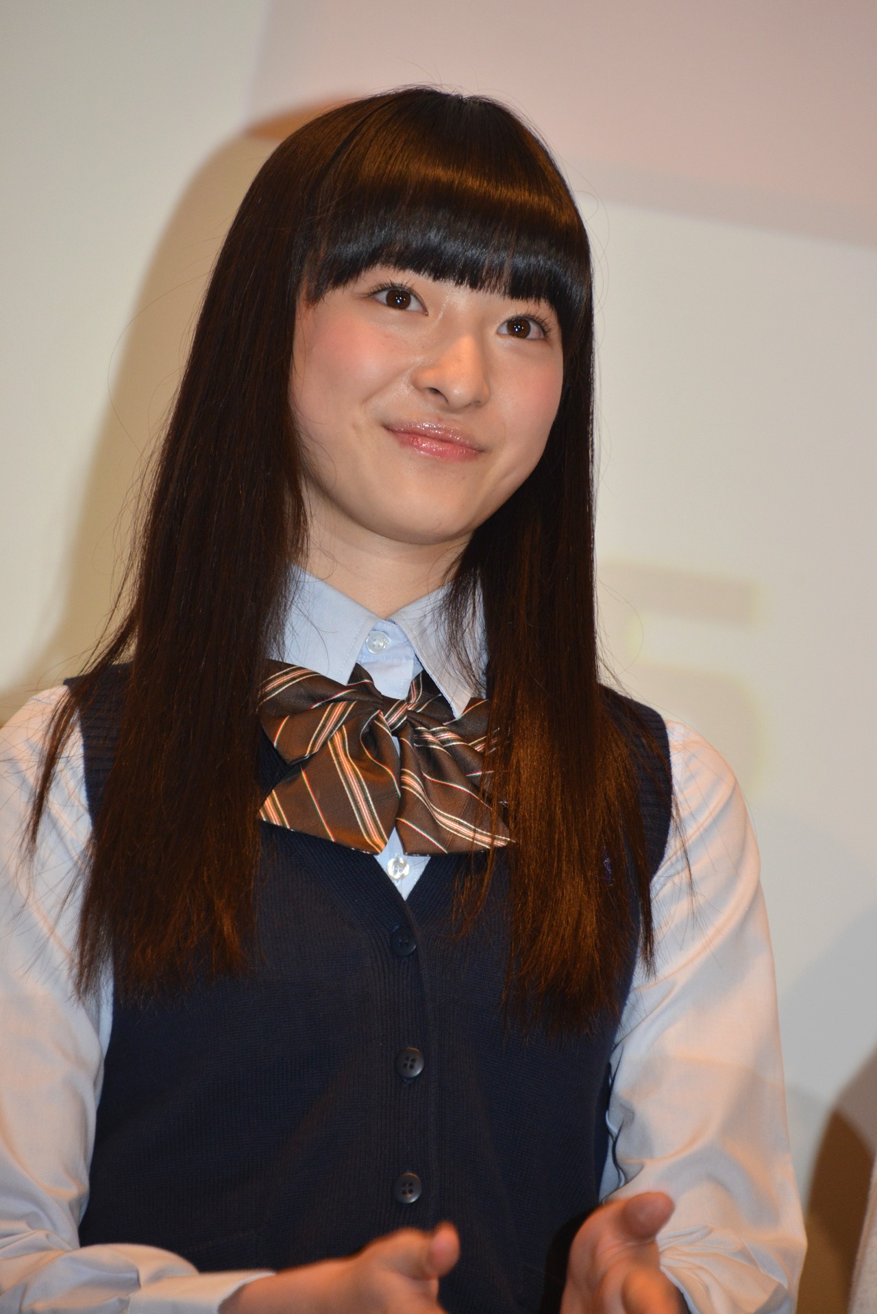 松野莉奈