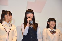 左から星名美怜、松野莉奈、柏木ひなた。